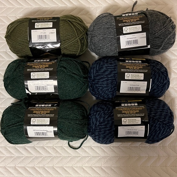 🧶 Lion Brand Wool-Ease Yarn - Acrylic/Wool Blend in Mixed Colors, 6 skeins 🧶 NWT - Picture 3 of 4